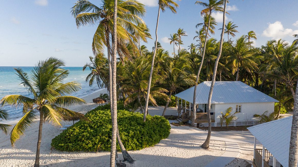 Oceanfront location luxury villa, Emerald Palms, Bahamas